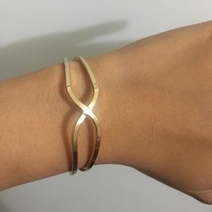 Gold adjustable bracelet